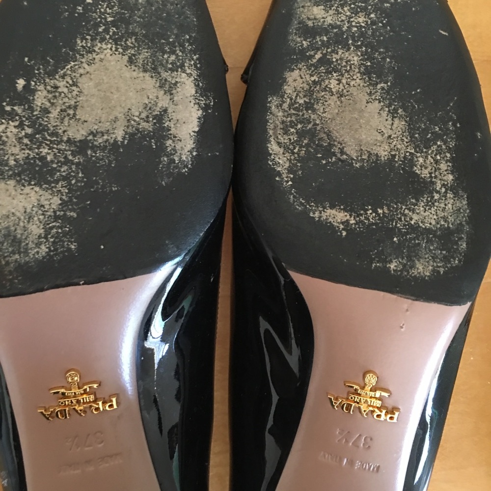 Authentic Prada - Picture 5 of 8